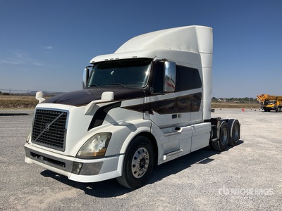 2014 Volvo VNL 6x4 Tractocamion con Dormitorio / T/A Sleeper Truck Tractor