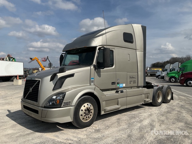 2018 Volvo VNL670 6x4 T/A Sleeper Truck Tractor