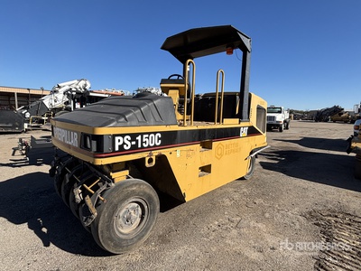 2006 Cat PS-150C Pneumatic Roller
