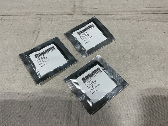 (114) Lockheed Martin 7833759P001 Shoulder Pins