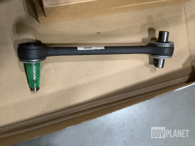 (7) Mack 25040190 Torque Rods