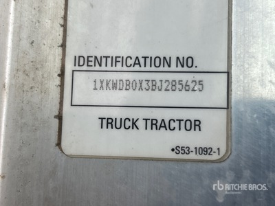 2011 Kenworth W900L 8x4 Tri/A Day Cab Truck Tractor