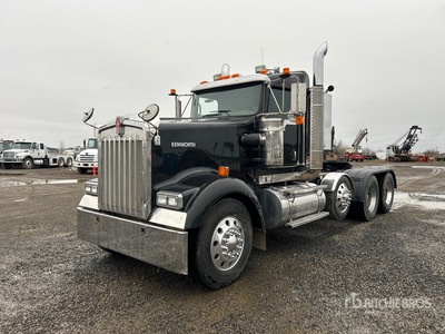 2011 Kenworth W900L 8x4 Tracteur routier