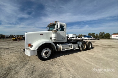 2010 Peterbilt 367 6x4 Ciągnik siodłowy T/A z kabiną dzienną