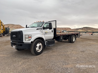 2017 Ford F-750 XL 4x2 Flatbed Truck