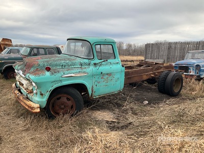 Chevrolet 1600 4x2 Cab and Chassis (Inoperable)