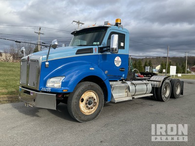 2017 Kenworth T880 6x4 T/A Day Cab Truck Tractor