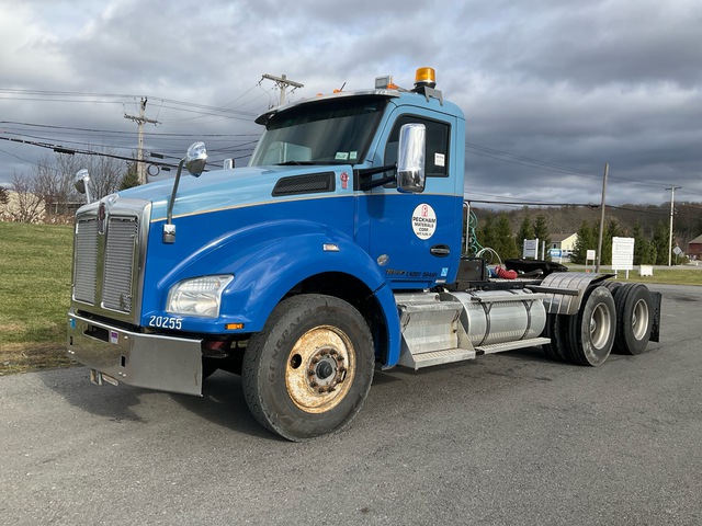 2017 Kenworth T880 6x4 T/A Day Cab Truck Tractor