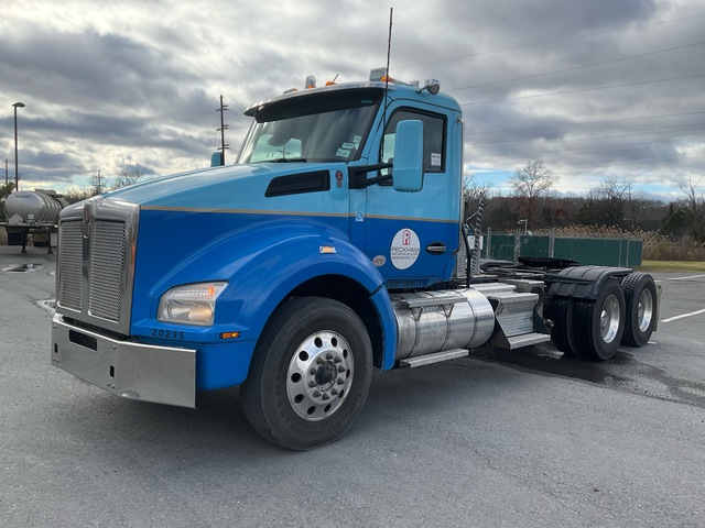 2020 Kenworth T880 6x4 T/A Day Cab Truck Tractor 2020 Kenworth T880 6x4 T/A Day Cab Truck Tractor