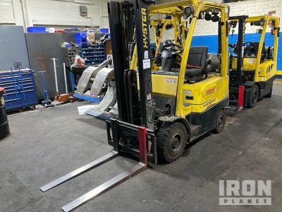 Hyster H40FTS 3800 lb Pneumatic Tire Forklift