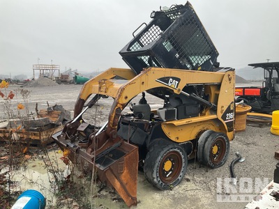 2005 Cat 236B Skid Steer Loader (Inoperable)