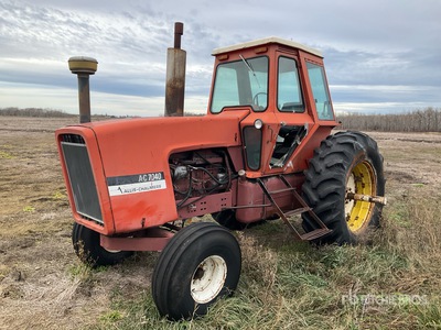 Allis Chalmers AC7040 2WD Tractor (Inoperable)
