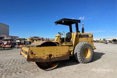 1996 Cat CS-583 Smooth Drum Compactor
