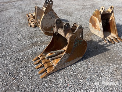 24 in Digging Excavator Bucket