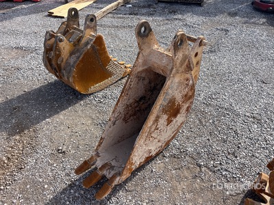 12 in Digging Backhoe Rear Bucket