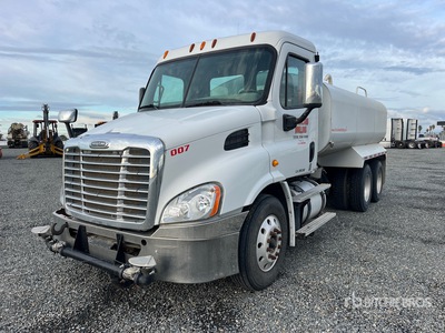 2013 Freightliner Cascadia 113 3000 gal 6x4 Water Truck