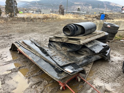 Quantity of (3) Pallets of Rubber Matting Articoli da ferramenta e di consumo