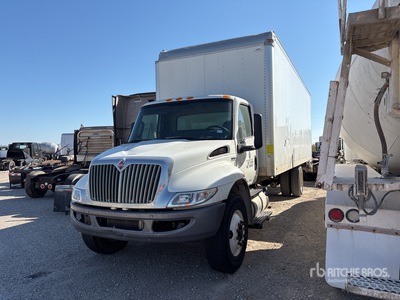 2022 International MV607 4x2 Furgoneta caja cerrada