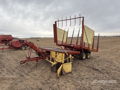 New Holland Stackliner 1033 Bale Wagon