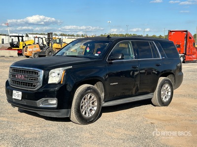 2016 GMC Yukon SLT 4WD سيارة رياضية متعددة الاستخدامات
