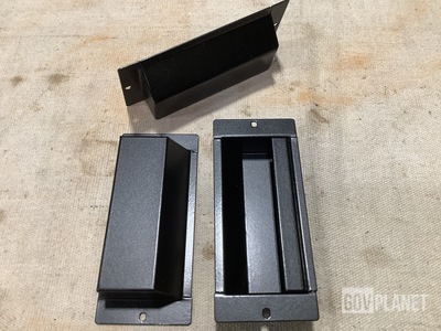 (327) Vomak Industries V0072275 Vehicular Door Handles