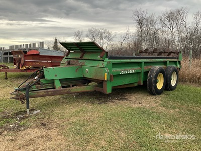John Deere 785 T/A Manure Spreader