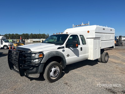 2016 Ford F-550 4x4 Extended Cab Chipper Truck