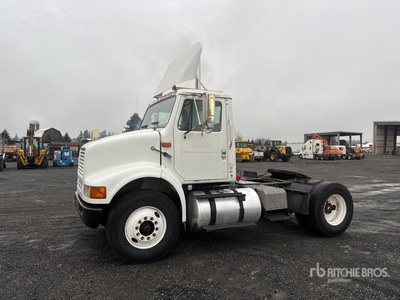 2003 International 8100 4x2 Cabeza Tractora Cabina Corta