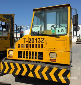 1997 Capacity 501997 Tractocamion de Terminal / Spotter Truck