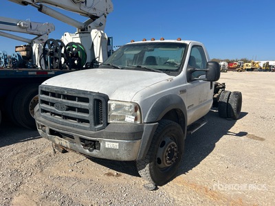 2006 Ford F-550 4x2 Cabine en chassis (Inoperable)