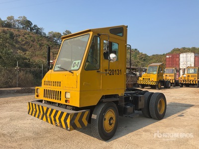 1997 Capacity TJ5000 4x2 Tractocamion de Terminal / Spotter Truck