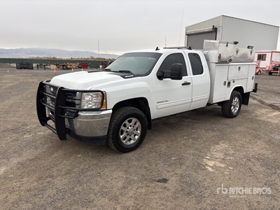 2013 Chevrolet Silverado 3500HD 4x4 Extended Cab Utility Truck