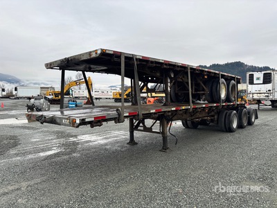 2012 Manac 32 ft Tri/A Super B-Train Lead Flatbed Trailer