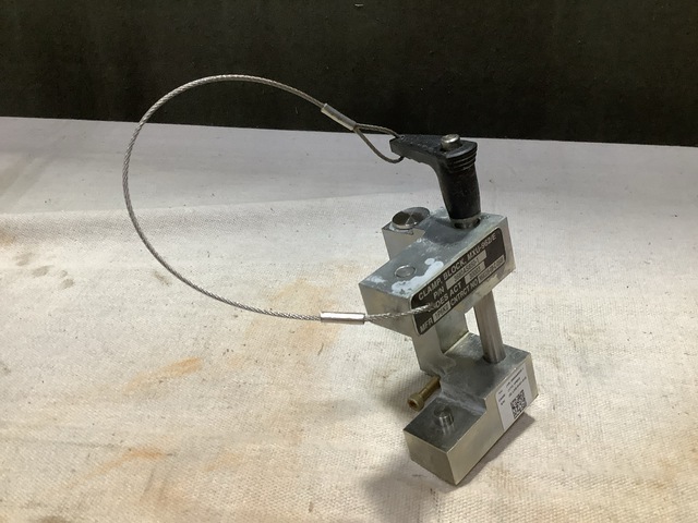 (18) Raytheon 3680AS850-1 Block Clamps