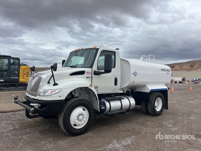 2023 International MV607 2000 gal 4x2 Wassertank-Lkw