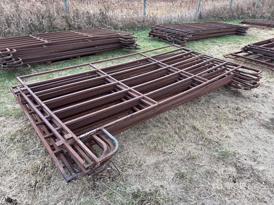 Quantity of Steel 10 Ft Vee Poort