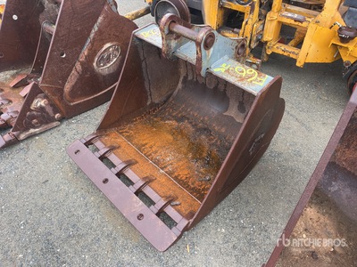 Wain-Roy 35 in Excavator Bucket