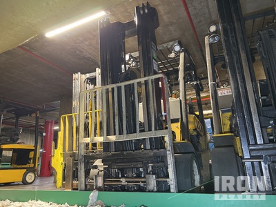 2016 Yale GLC060VXNDSE088 5750 lb Cushion Tire Forklift (Inoperable)