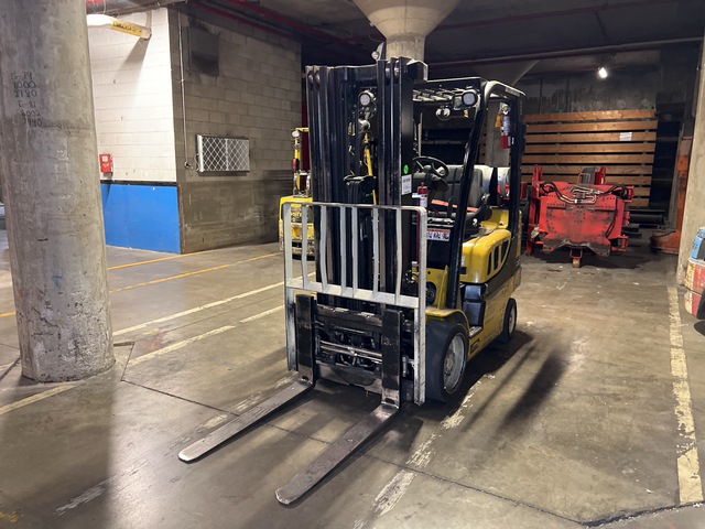 2016 Yale GLC060VXNVSE088 5750 lb Cushion Tire Forklift 2016 Yale GLC060VXNVSE088 5750 lb Cushion Tire Forklift
