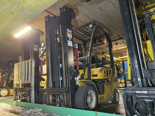 2016 Yale Cushion Tire Forklift (Inoperable) 2016 Yale Cushion Tire Forklift (Inoperable)