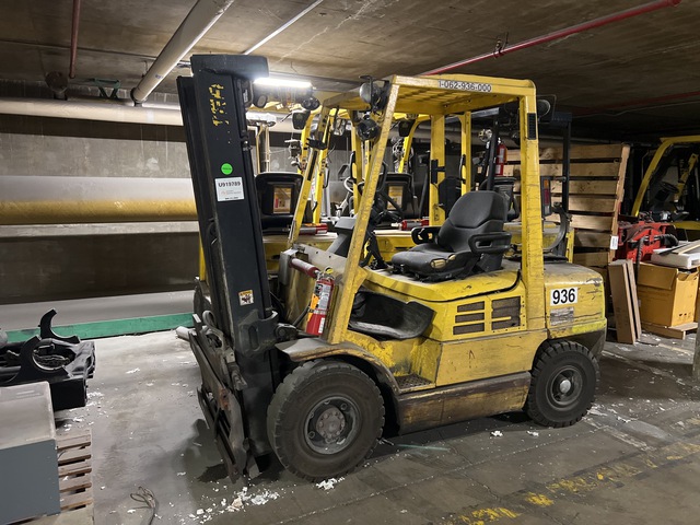 2004 Hyster H60XM 5350 lb Forklift 2004 Hyster H60XM 5350 lb Forklift