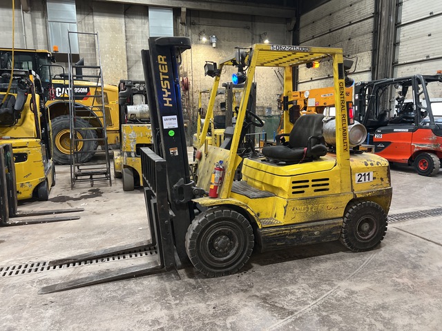 Hyster H60XM 6200 lb Forklift
