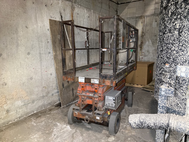1981 Economy SP21-42 Electric Scissor Lift