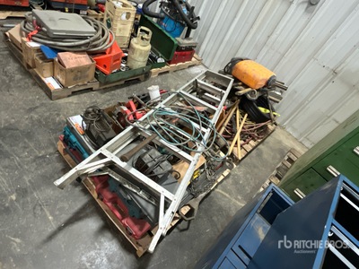 Quantity of (2) Pallets of Shop Tools Utensili