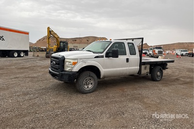 2013 Ford F-350 XL 4x4 Extended Cab Camion à Plateau