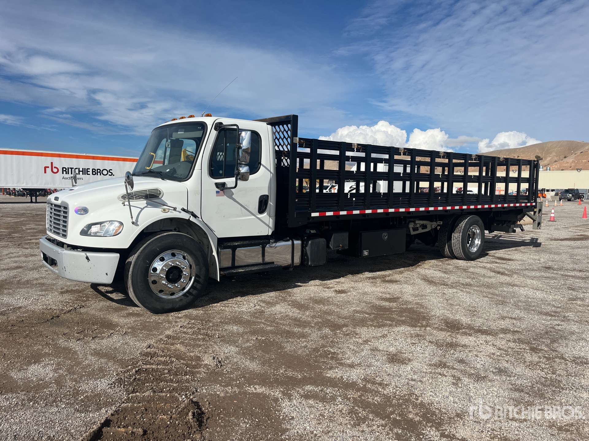 2019 Freightliner M2 106 4x2 Flatbed Truck