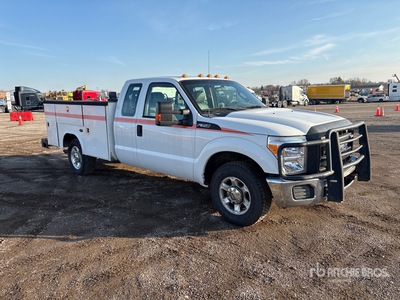 2014 Ford F-350 XL 4x2 Extended Cab Autocarro di servizio