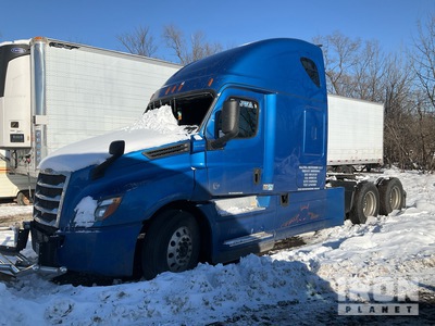 2020 Freightliner Cascadia 126 6x4 T/A Sleeper Truck Tractor (Inoperable)