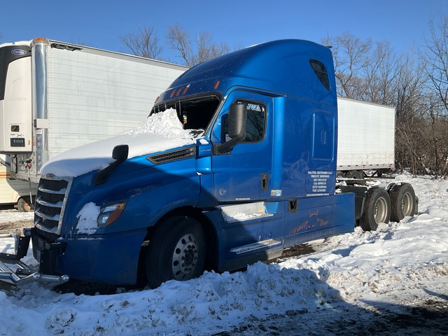 2020 Freightliner Cascadia 126 6x4 T/A Sleeper Truck Tractor (Inoperable)