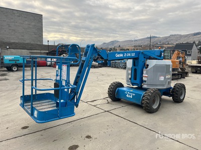 2005 Genie Z34/22 RT 4WD Dual Fuel Articulating Boom Lift